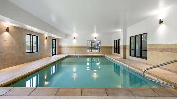 Holiday Inn Express & Suites Rolla Pool