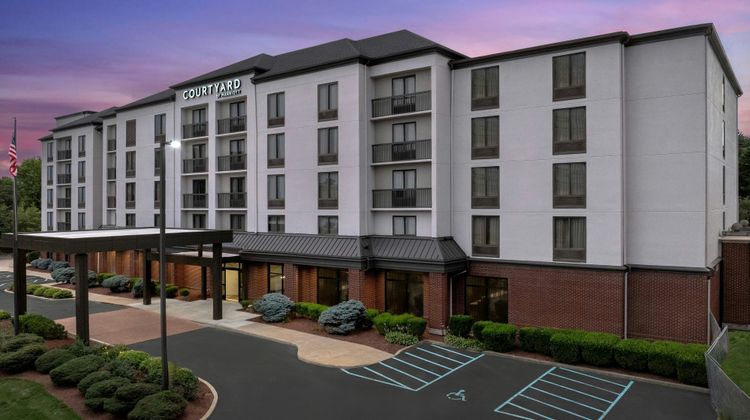 Courtyard Bloomington Exterior
