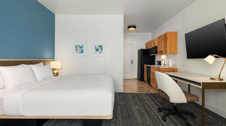 TownePlace Suites by Marriott Minot Room