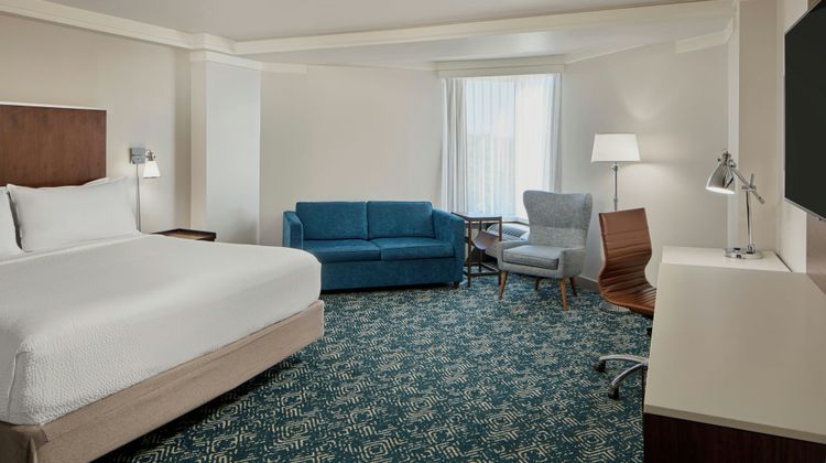 Four Points by Sheraton Richmond Suite