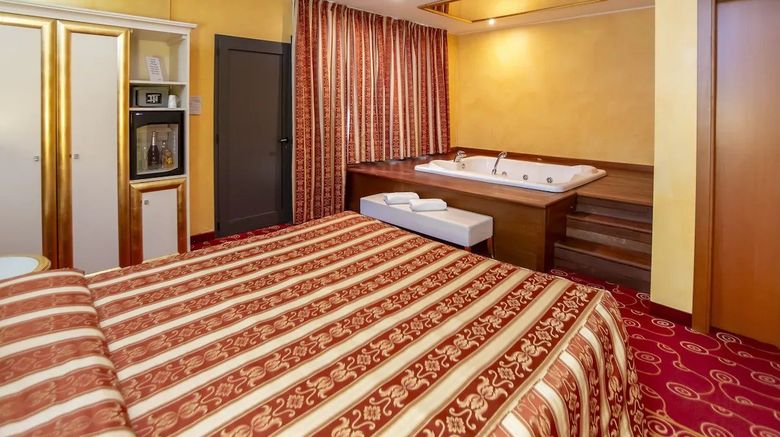<b>Hotel Riz Room</b>. Images powered by <a href="https://www.leonardoworldwide.com/" title="Leonardo Worldwide" target="_blank">Leonardo</a>.