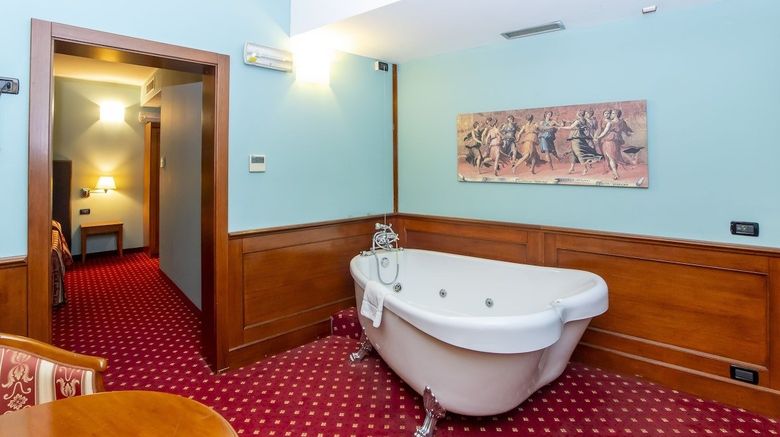 <b>Hotel Riz Room</b>. Images powered by <a href="https://www.leonardoworldwide.com/" title="Leonardo Worldwide" target="_blank">Leonardo</a>.