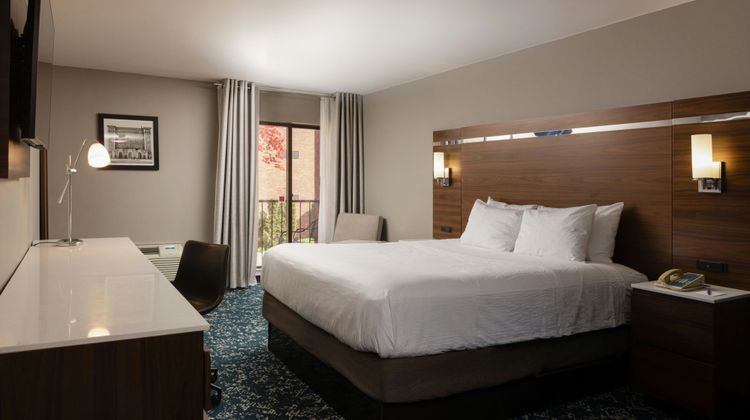 Four Points by Sheraton Detroit Novi Room