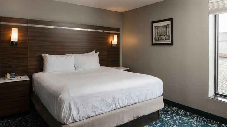 Four Points by Sheraton Detroit Novi Suite