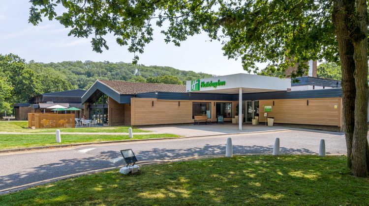 Holiday Inn Newport Exterior