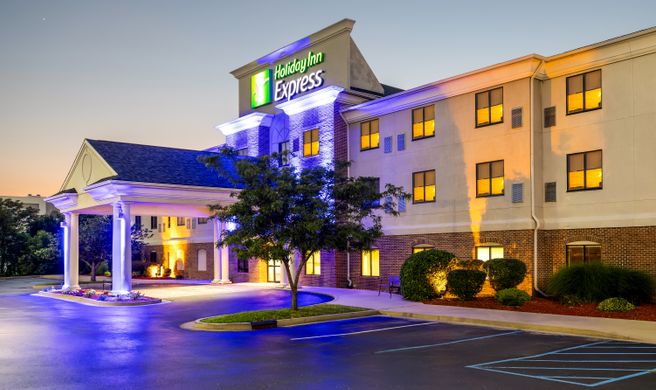 Holiday Inn Express & Suites Rolla Exterior