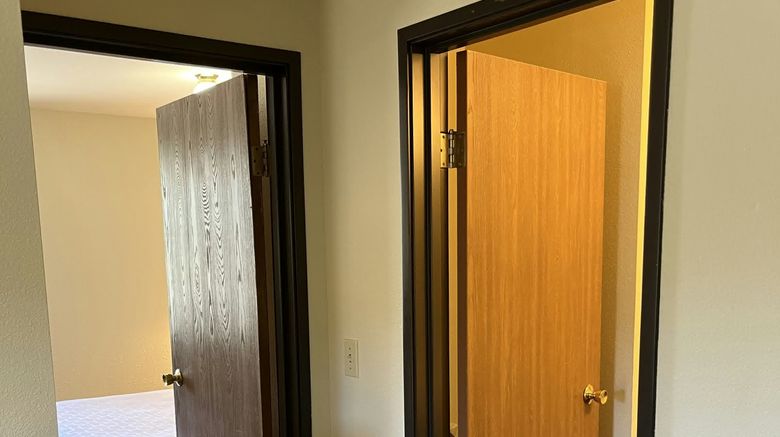 <b>Kings Inn Suite</b>. Images powered by <a href="https://www.leonardoworldwide.com/" title="Leonardo Worldwide" target="_blank">Leonardo</a>.