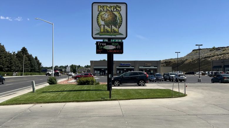 <b>Kings Inn Exterior</b>. Images powered by <a href="https://www.leonardoworldwide.com/" title="Leonardo Worldwide" target="_blank">Leonardo</a>.