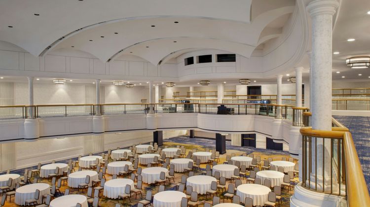 Hotel Cleveland, Autograph Collection Lobby