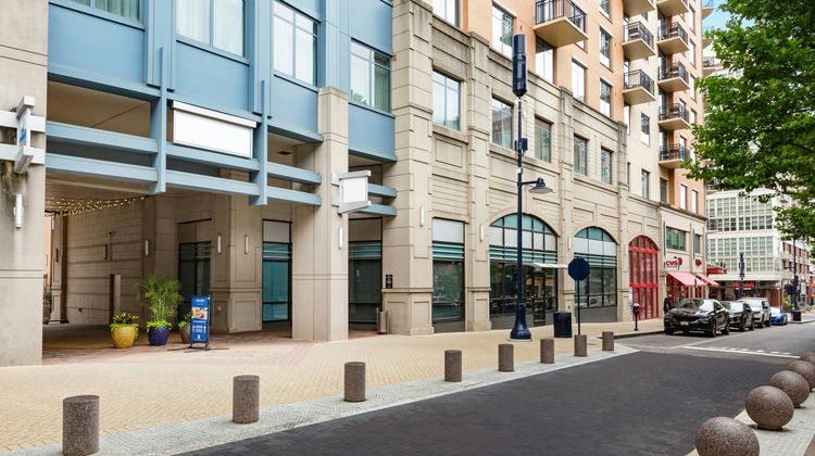 Club Wyndham National Harbor Exterior