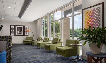 Holiday Inn Express & Suites Staunton