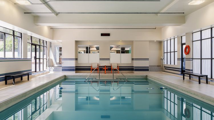 Holiday Inn Toronto Downtown Centre Pool