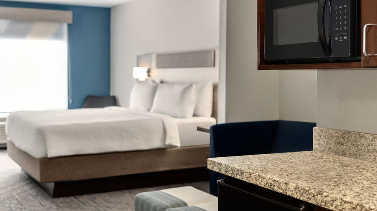 Holiday Inn Express & Suites Ironton Suite