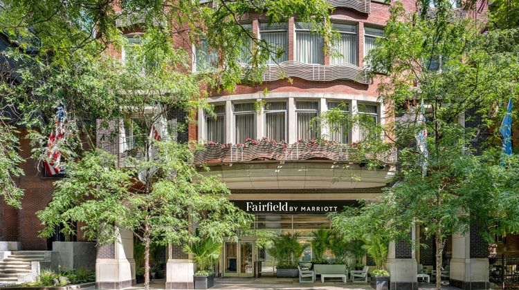 Fairfield Inn & Suites Chicago Downtown Exterior