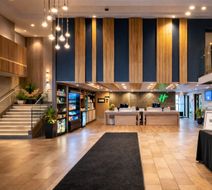 Holiday Inn Toronto Airport Hotel Exterior