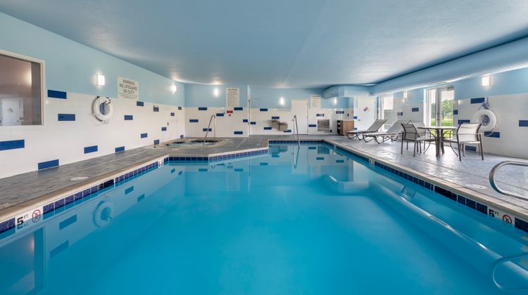 Holiday Inn Express Hotel & Suites Pool