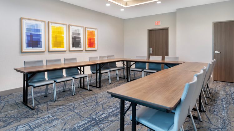 Holiday Inn Express Hotel & Suites Meeting