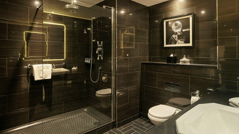 <b>The Rex Suite</b>. Images powered by <a href="https://www.leonardoworldwide.com/" title="Leonardo Worldwide" target="_blank">Leonardo</a>.