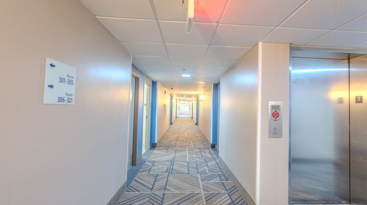 Holiday Inn Expres/Stes Christiansburg Lobby