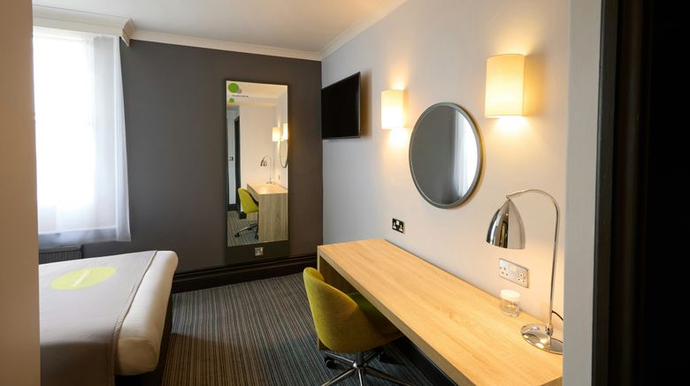 <b>Thistle Express Luton Room</b>. Images powered by <a href="https://www.leonardoworldwide.com/" title="Leonardo Worldwide" target="_blank">Leonardo</a>.