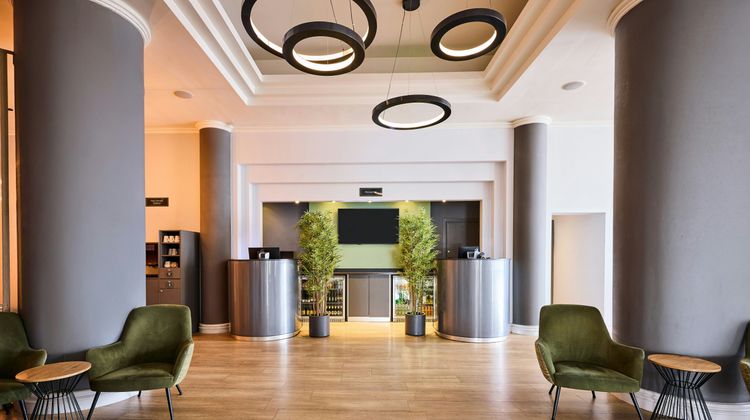 Thistle Express Luton Lobby