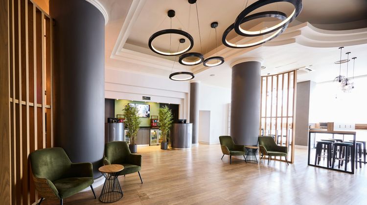 Thistle Express Luton Lobby
