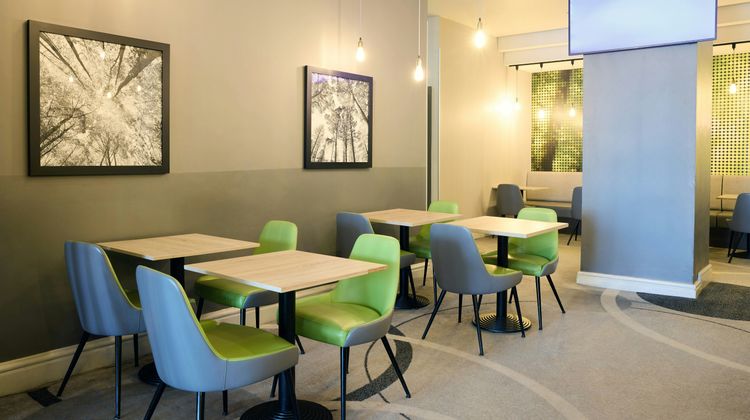 Thistle Express Luton Lobby