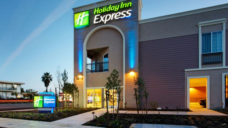 Holiday Inn Express Benicia Exterior