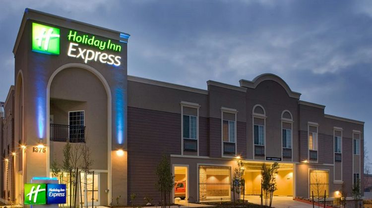 Holiday Inn Express Benicia Exterior