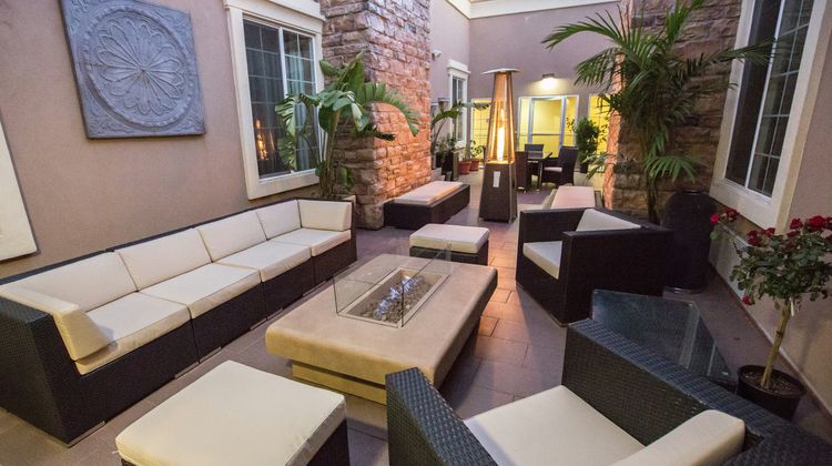 Holiday Inn Express Benicia Lobby