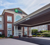 Holiday Inn Express Warren Exterior