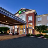 Holiday Inn Express Warren