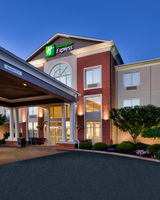 Holiday Inn Express Warren