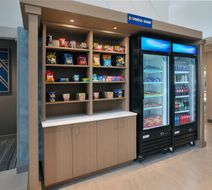 Holiday Inn Express Warren Lobby