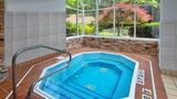 Holiday Inn Express Warren Pool