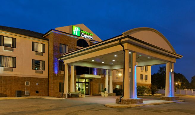 Holiday Inn Express & Suites Sylacauga Exterior