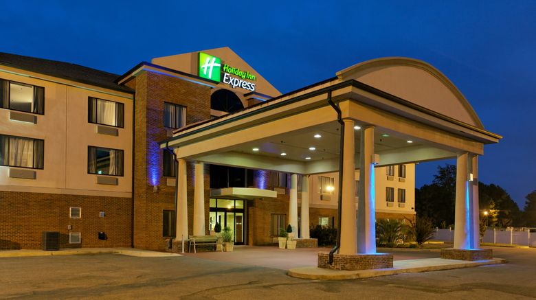 Holiday Inn Express  and  Suites Sylacauga Exterior. Images powered by <a href="https://www.leonardoworldwide.com" target="_blank" rel="noopener">Leonardo</a>.