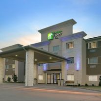 Holiday Inn Express & Suites Magnolia