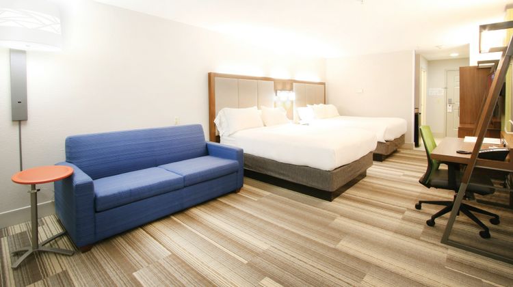 Holiday Inn Express & Suites Magnolia Room