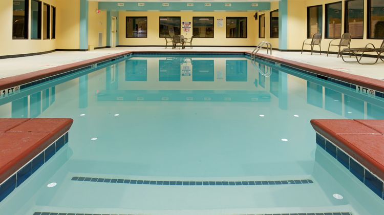 Holiday Inn Express & Suites Sylacauga Pool