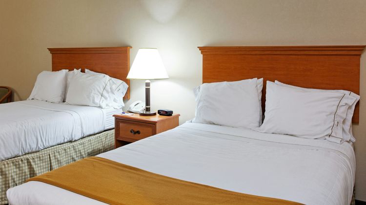 Holiday Inn Express & Suites Sylacauga Room