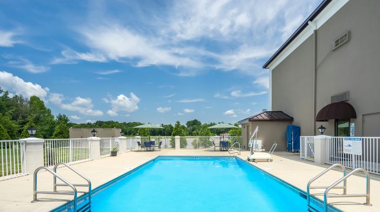 Holiday Inn Express & Suites Fort Payne Pool