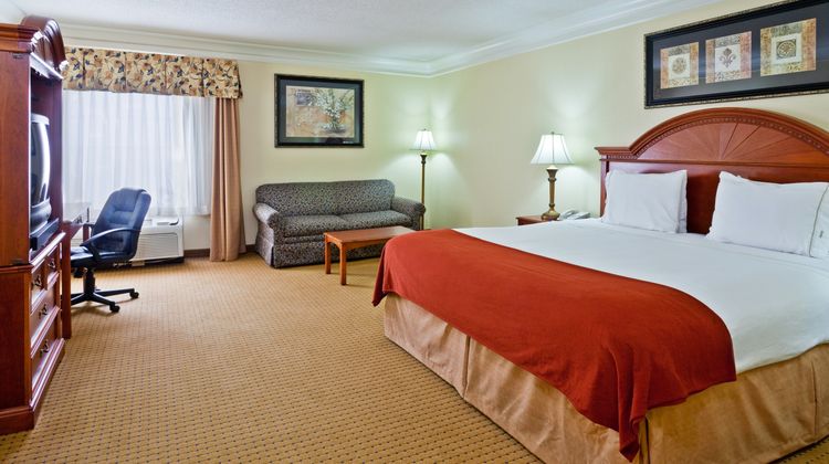 Holiday Inn Express Ringgold Suite