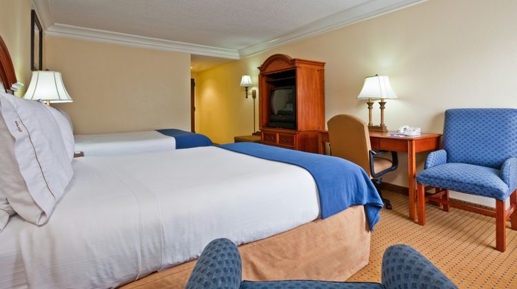 Holiday Inn Express Ringgold Room