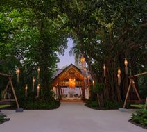 Emerald Maldives Resort & Spa Lobby