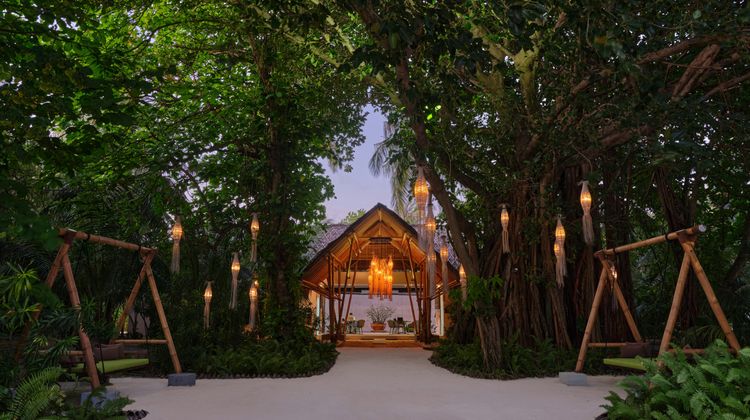 Emerald Maldives Resort & Spa Lobby