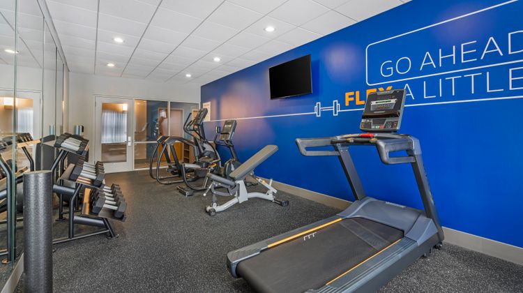 Holiday Inn Express Hotel & Suites Health Club