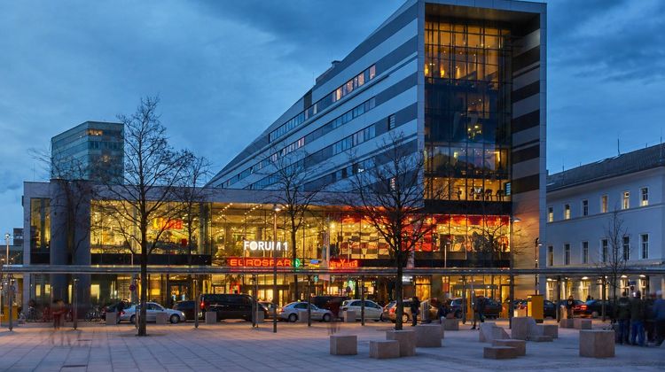 H Plus Hotel Salzburg Exterior