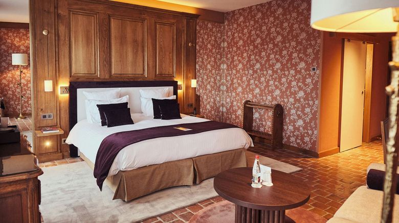 <b>Relais Bernard Loiseau Room</b>. Images powered by <a href="https://www.leonardoworldwide.com/" title="Leonardo Worldwide" target="_blank">Leonardo</a>.