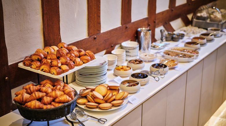 <b>Relais Bernard Loiseau Restaurant</b>. Images powered by <a href="https://www.leonardoworldwide.com/" title="Leonardo Worldwide" target="_blank">Leonardo</a>.